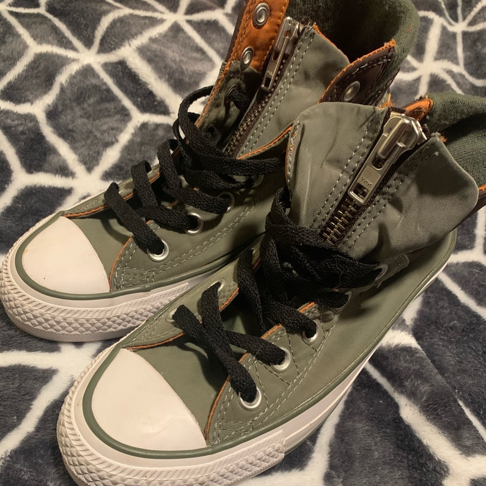 Converse *rare* green and orange high tops